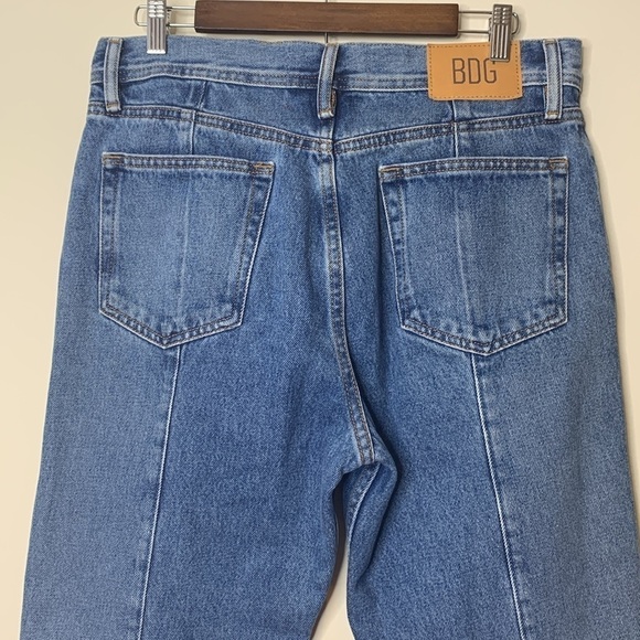 BDG + Urban Outfitters Dad Slim Tapered Fit Distressed Raw Step Hem Denim Jeans - Picture 10 of 17